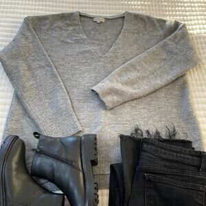 Trim & Tailor Heather Gray Wool V-Neck Sweater Size L